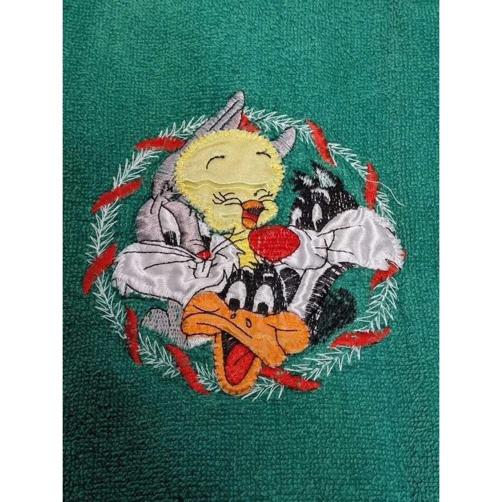 Vintage RARE Looney Tunes Christmas Hand Towel Bugs Bunny Daffy Tweety Sylvester